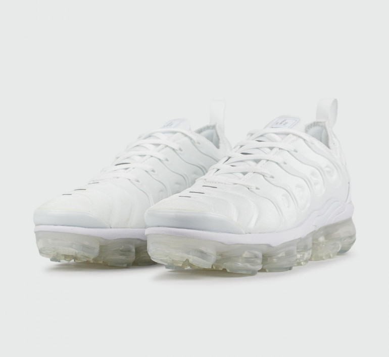nike-air-vapormax-plus-15034-2