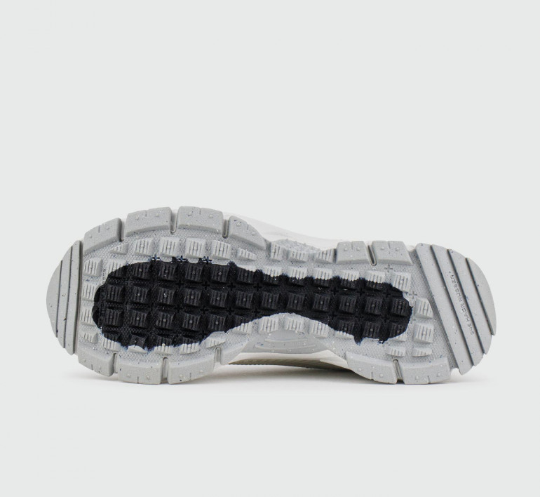 nike-zoom-vomero5-roam-white-17258-4