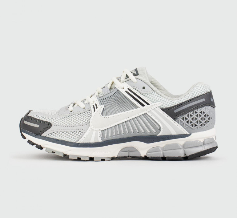 nike-zoom-vomero-5-grey-white-17036