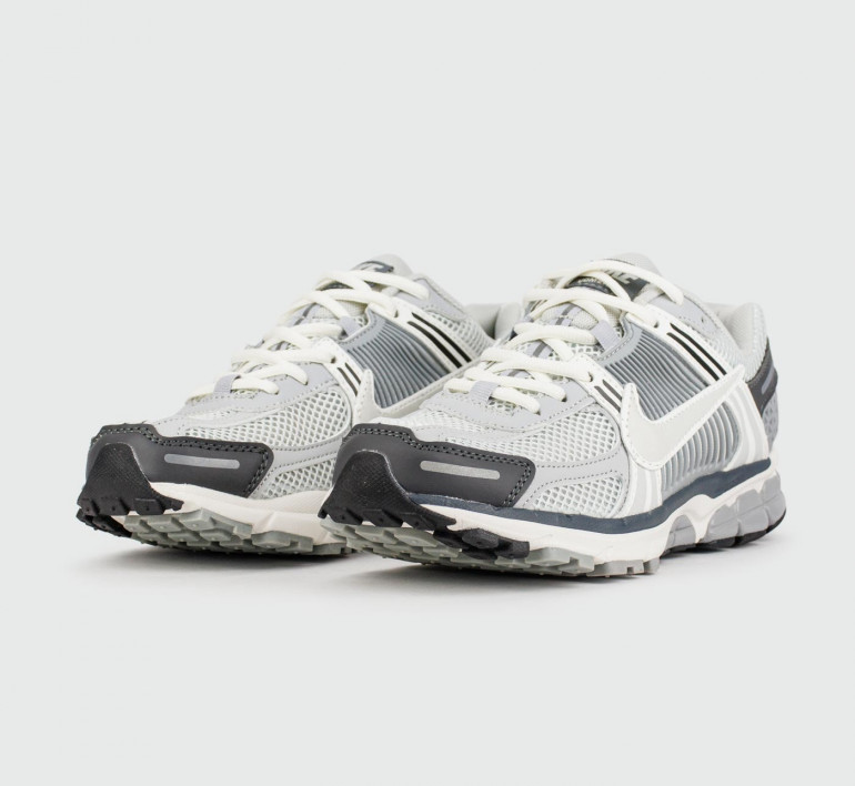 nike-zoom-vomero-5-grey-white-17036-2