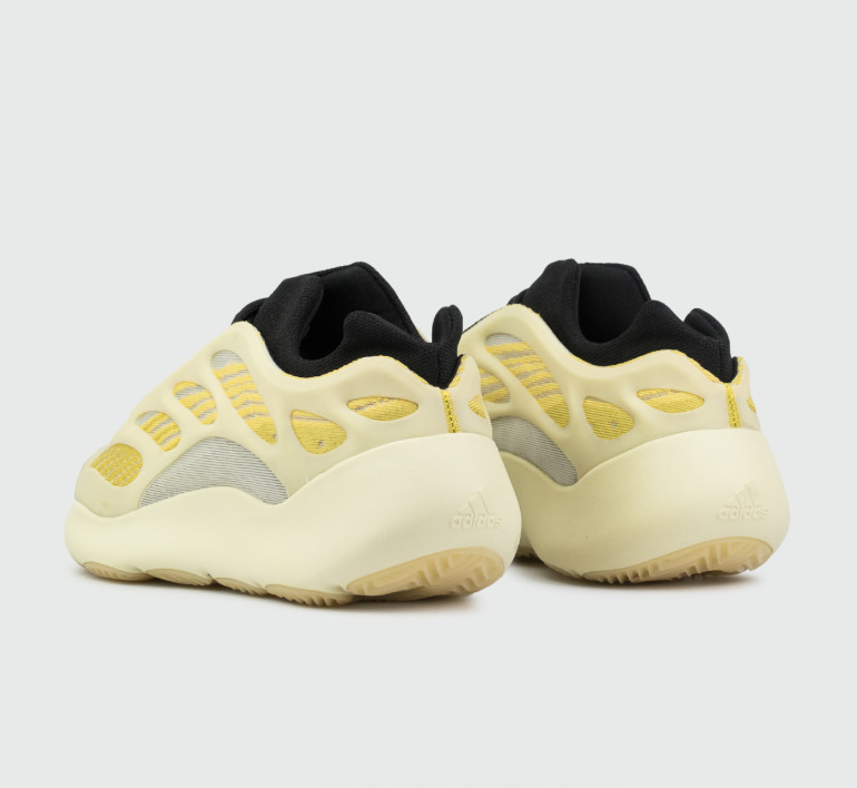 adidas-yeezy-700-v3-safflower-s23412-3 adidas-yeezy-700-v3-safflower-s23412-3
