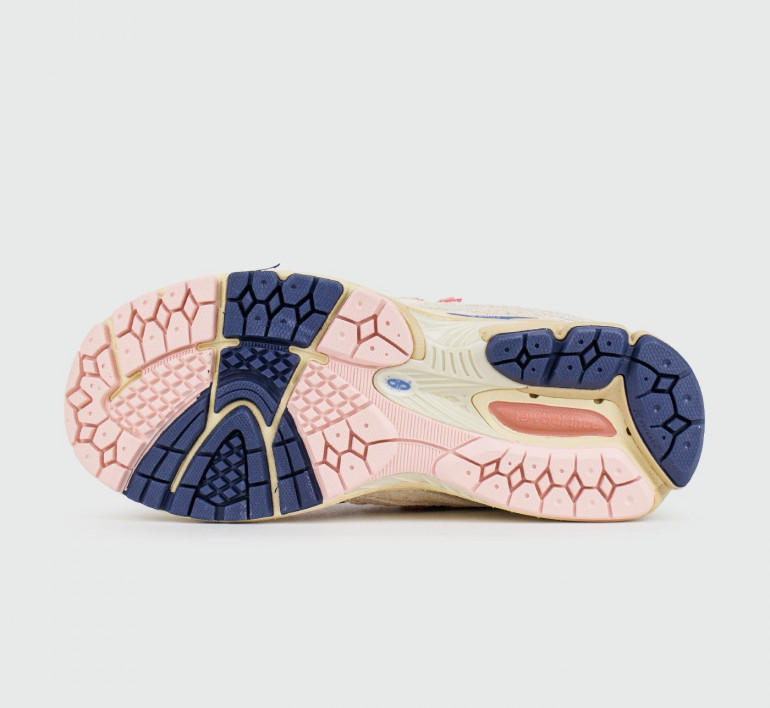 new-balance-2002r-hype-dc-wmns-16765-4