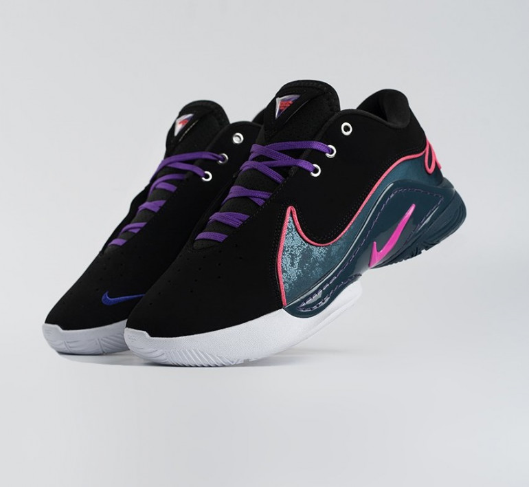 krossovki-nike-lebron22-blacklight2-17110-2