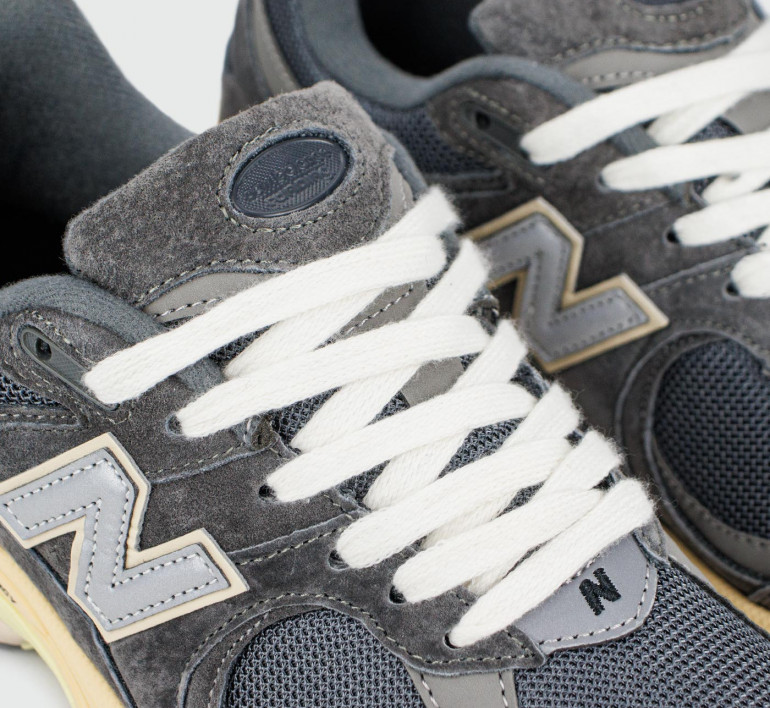 new-balance-2002r-13669-5