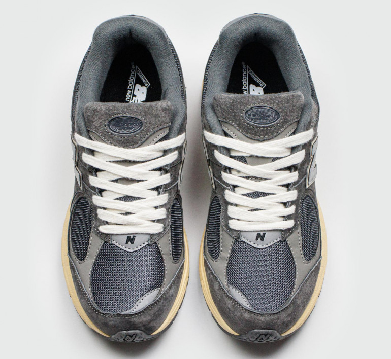 new-balance-2002r-13669-6