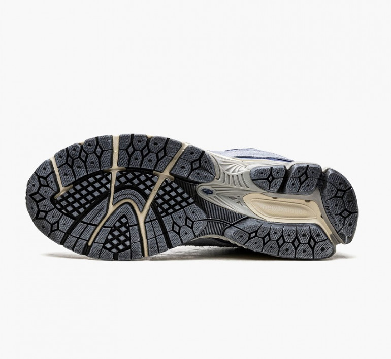 new-balance-2002r-protection-purple-15773-4