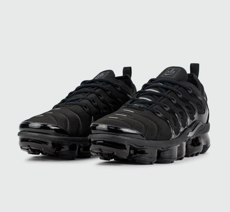 nike-air-vapormax-plus-14438-2 nike-air-vapormax-plus-14438-2