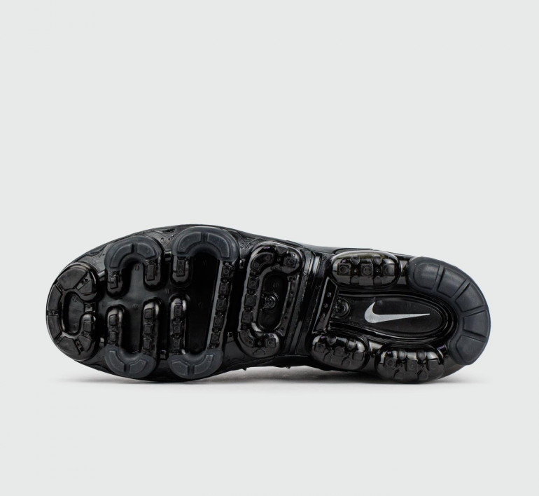 nike-air-vapormax-plus-14438-4 nike-air-vapormax-plus-14438-4